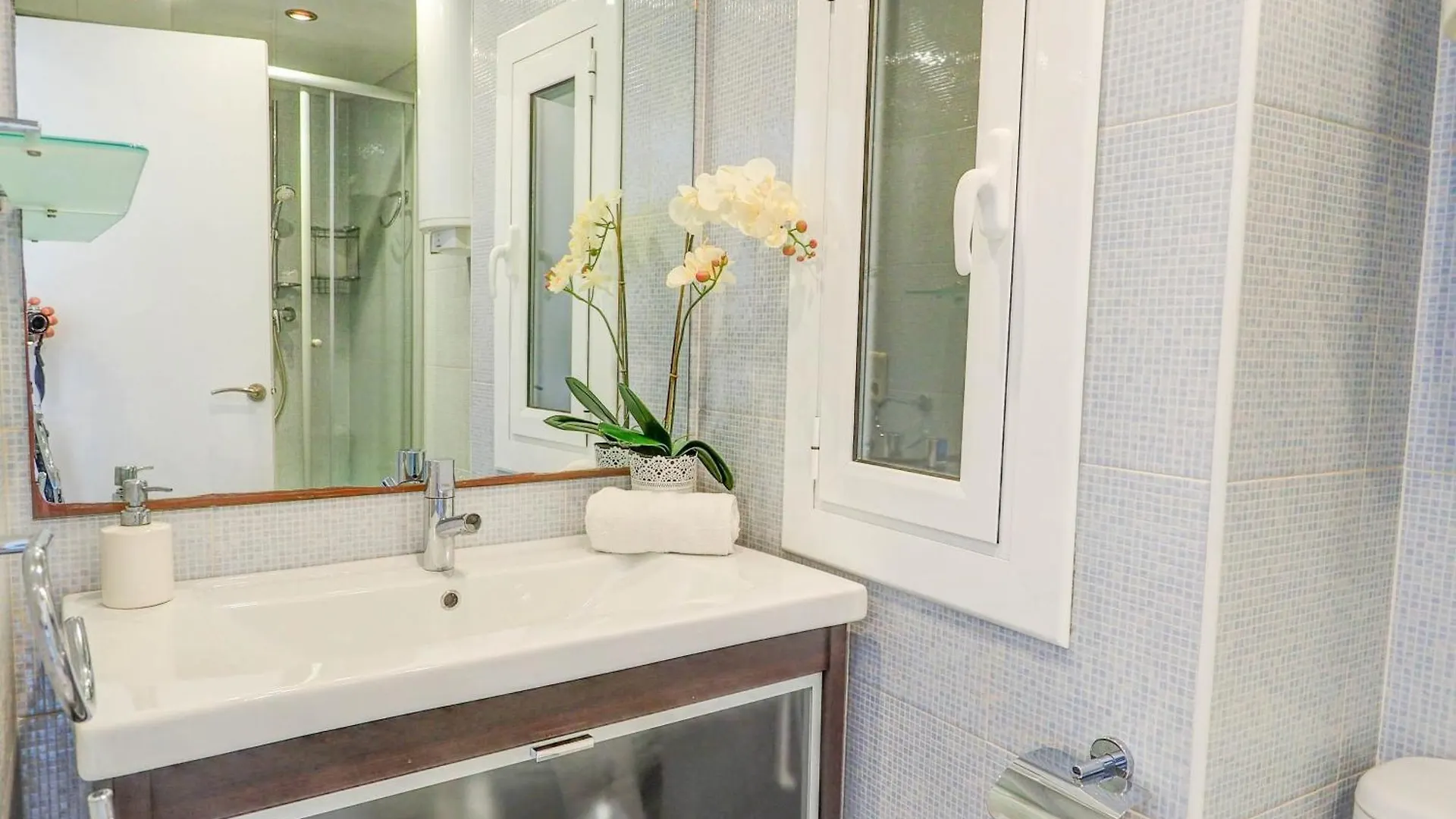 Seaside Cozy Apartment By Hello Homes シッチェス