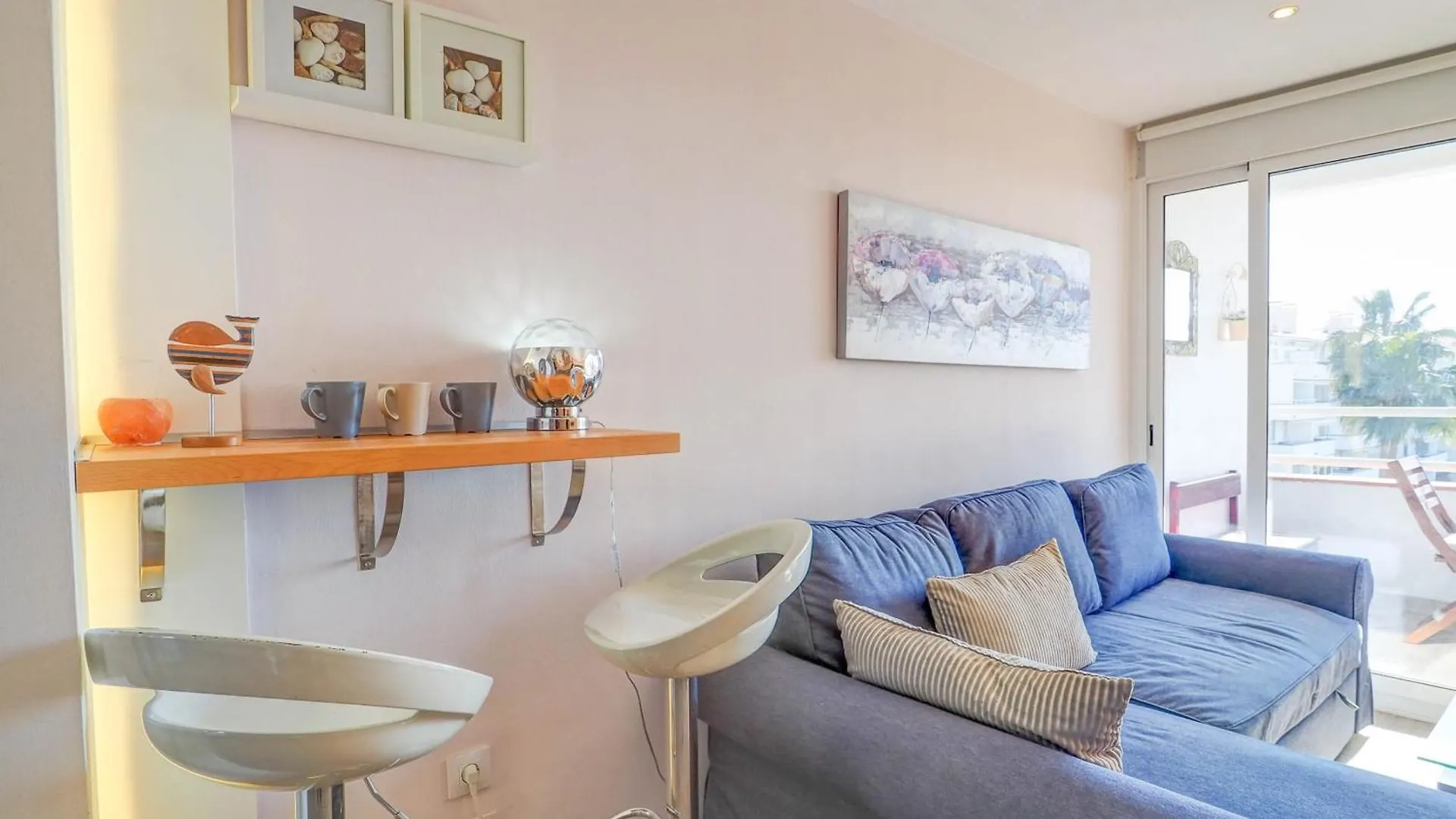 Seaside Cozy Apartment By Hello Homes シッチェス