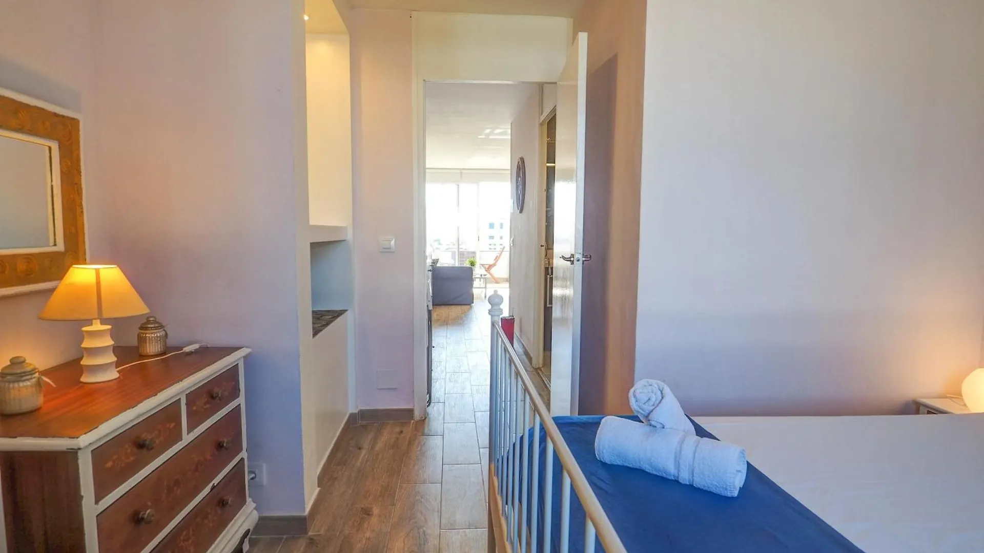 Seaside Cozy Apartment By Hello Homes シッチェス
