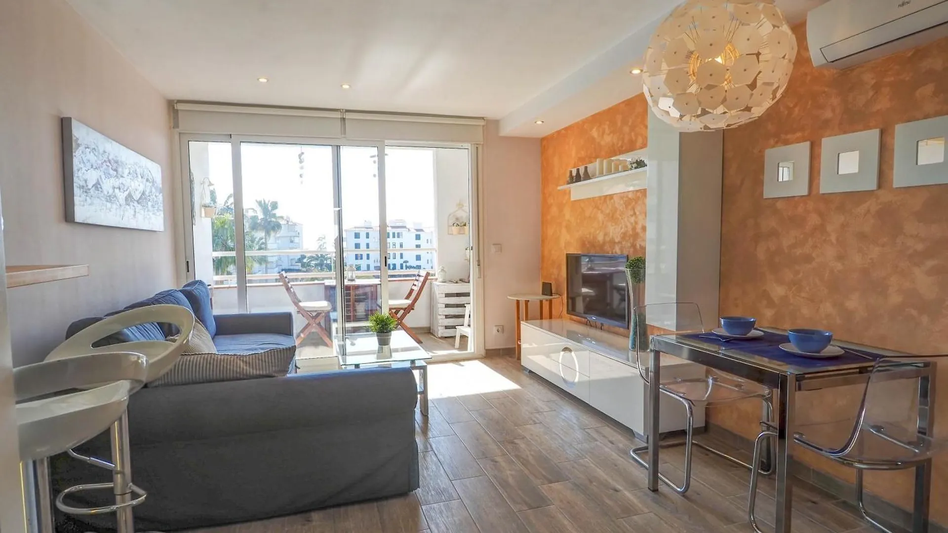 Seaside Cozy Apartment By Hello Homes Sitges Spain