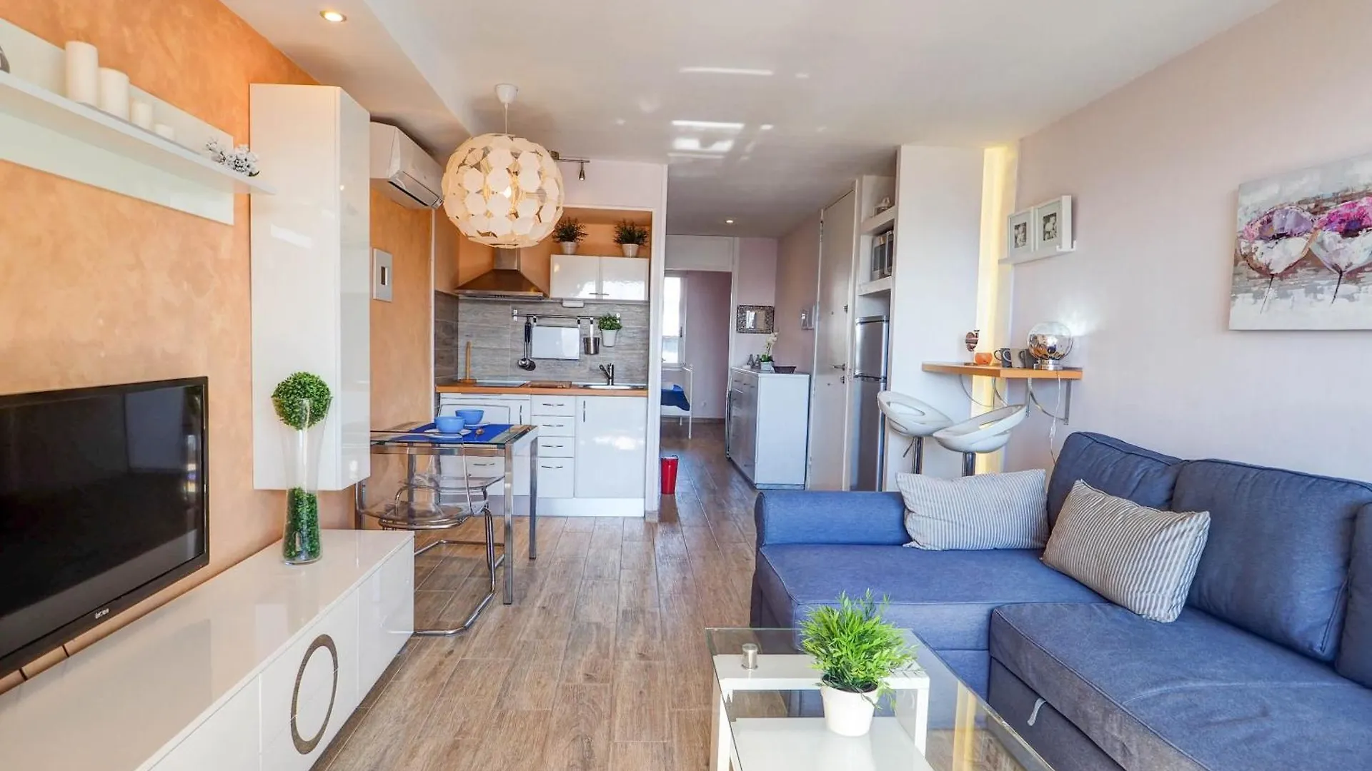 Seaside Cozy Apartment By Hello Homes Sitges 0*,  Španělsko